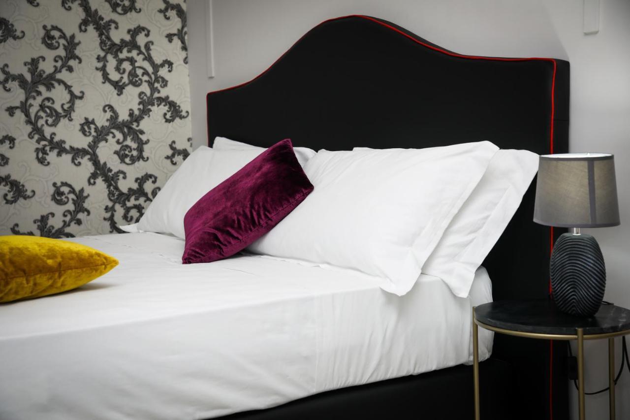 Principessa Isabella Luxury Rooms Salerno Eksteriør billede